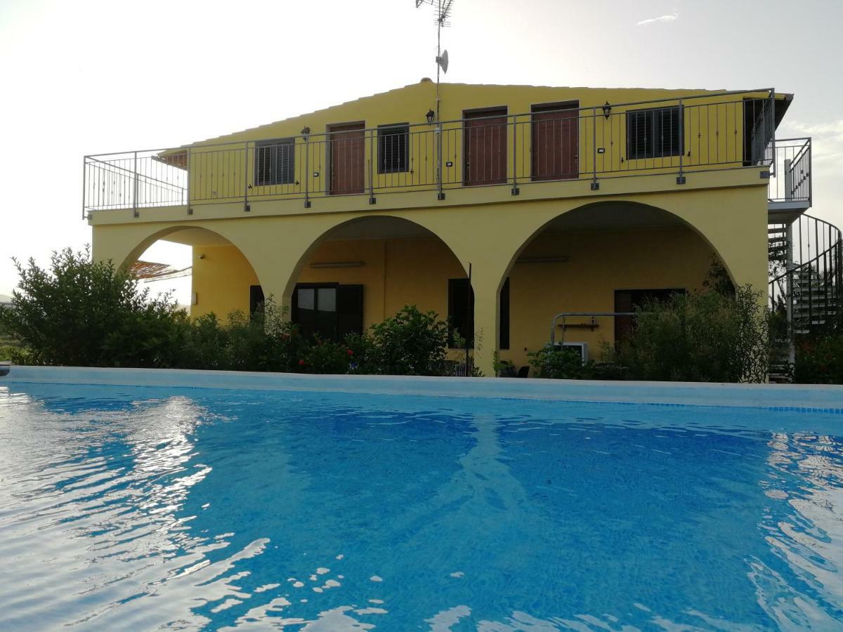Villa Sole - Finaiti - Appartamento Per Turisti Floridia Luaran gambar
