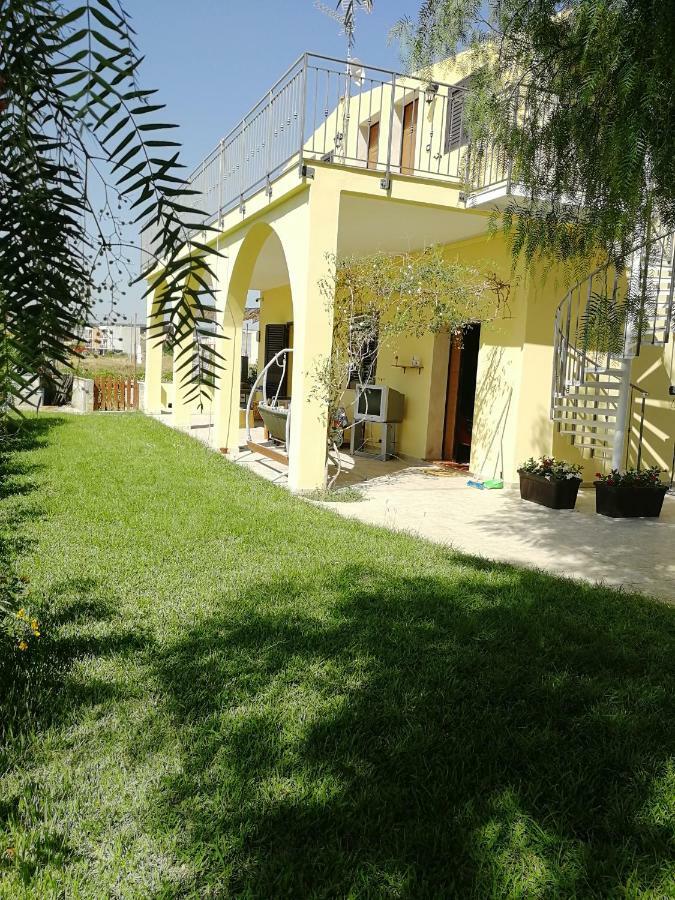 Villa Sole - Finaiti - Appartamento Per Turisti Floridia Luaran gambar
