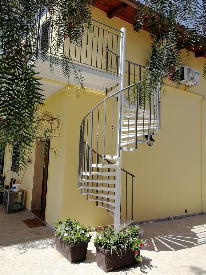 Villa Sole - Finaiti - Appartamento Per Turisti Floridia Luaran gambar